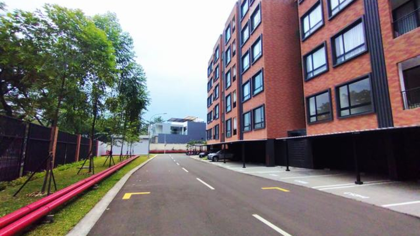 dijual town house apartemen lloyd tower D, type 2BR, siap huni, harga nego