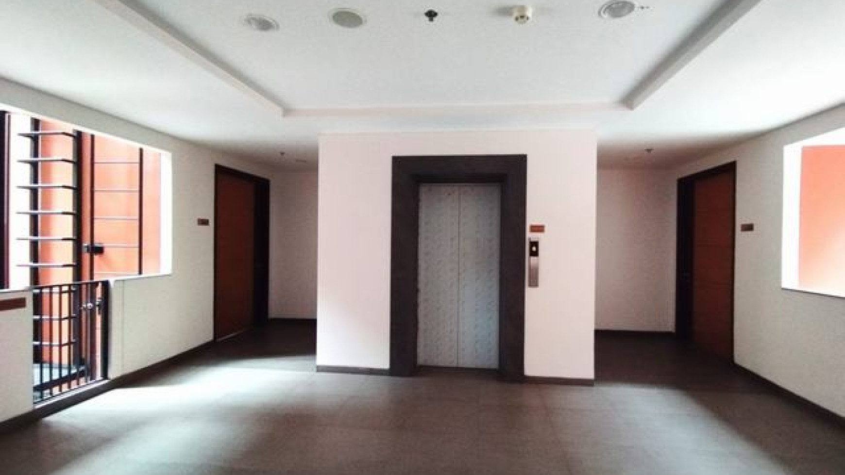 dijual town house apartemen lloyd tower D, type 2BR, siap huni, harga nego