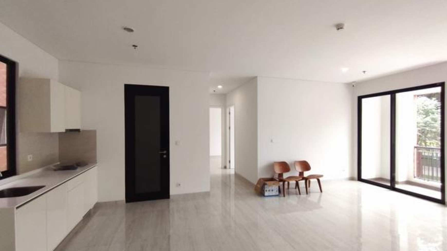 dijual town house apartemen lloyd tower D, type 2BR, siap huni, harga nego