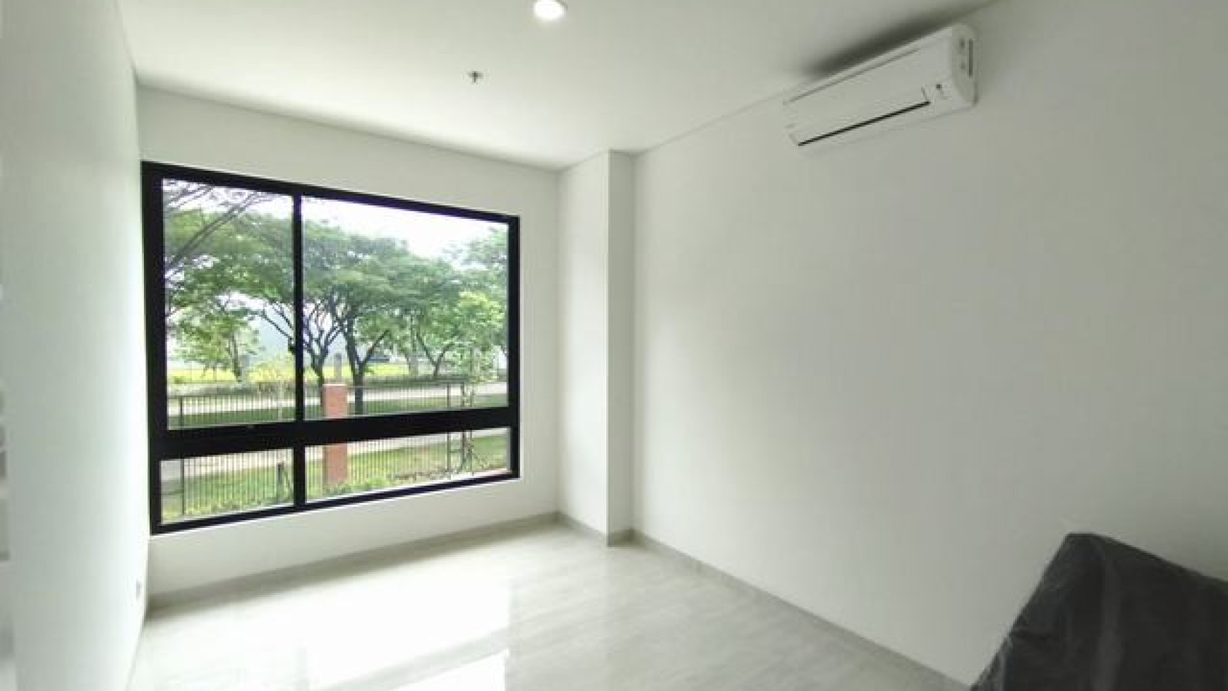dijual town house apartemen lloyd tower D, type 2BR, siap huni, harga nego