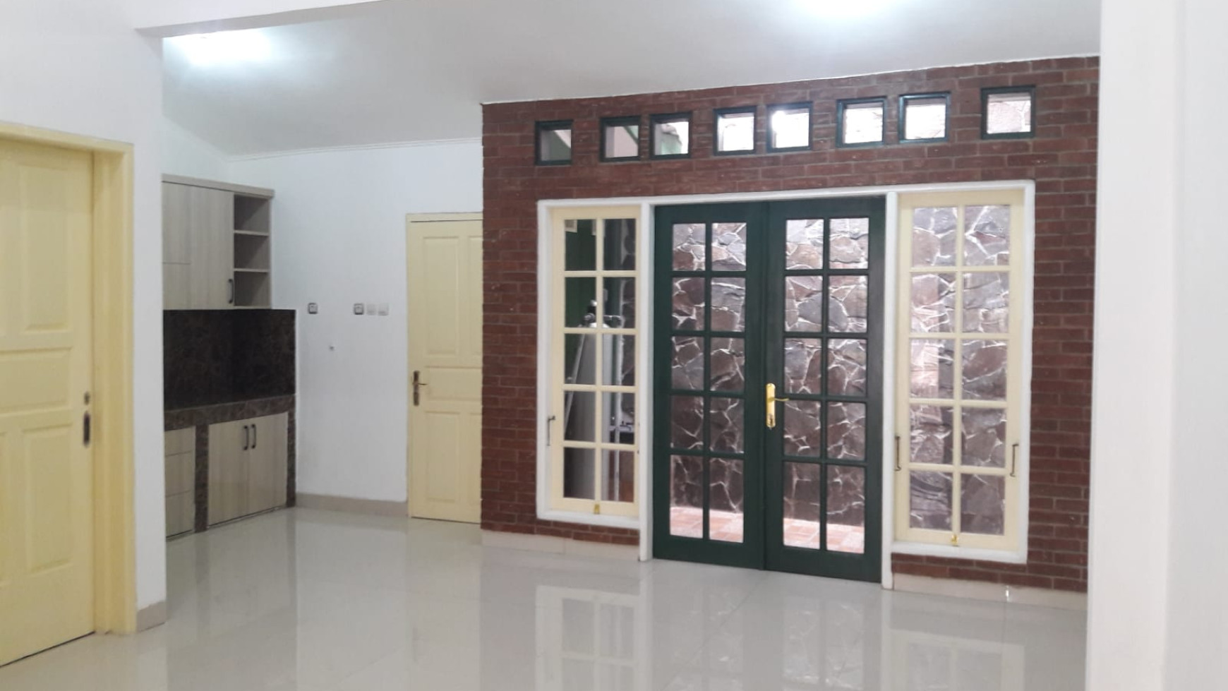 Rumah bagus, nyaman, rapih siap huni di Bintaro
