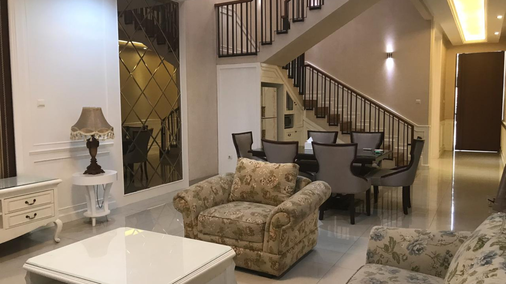 Luxury house in Kemang area ready for rent