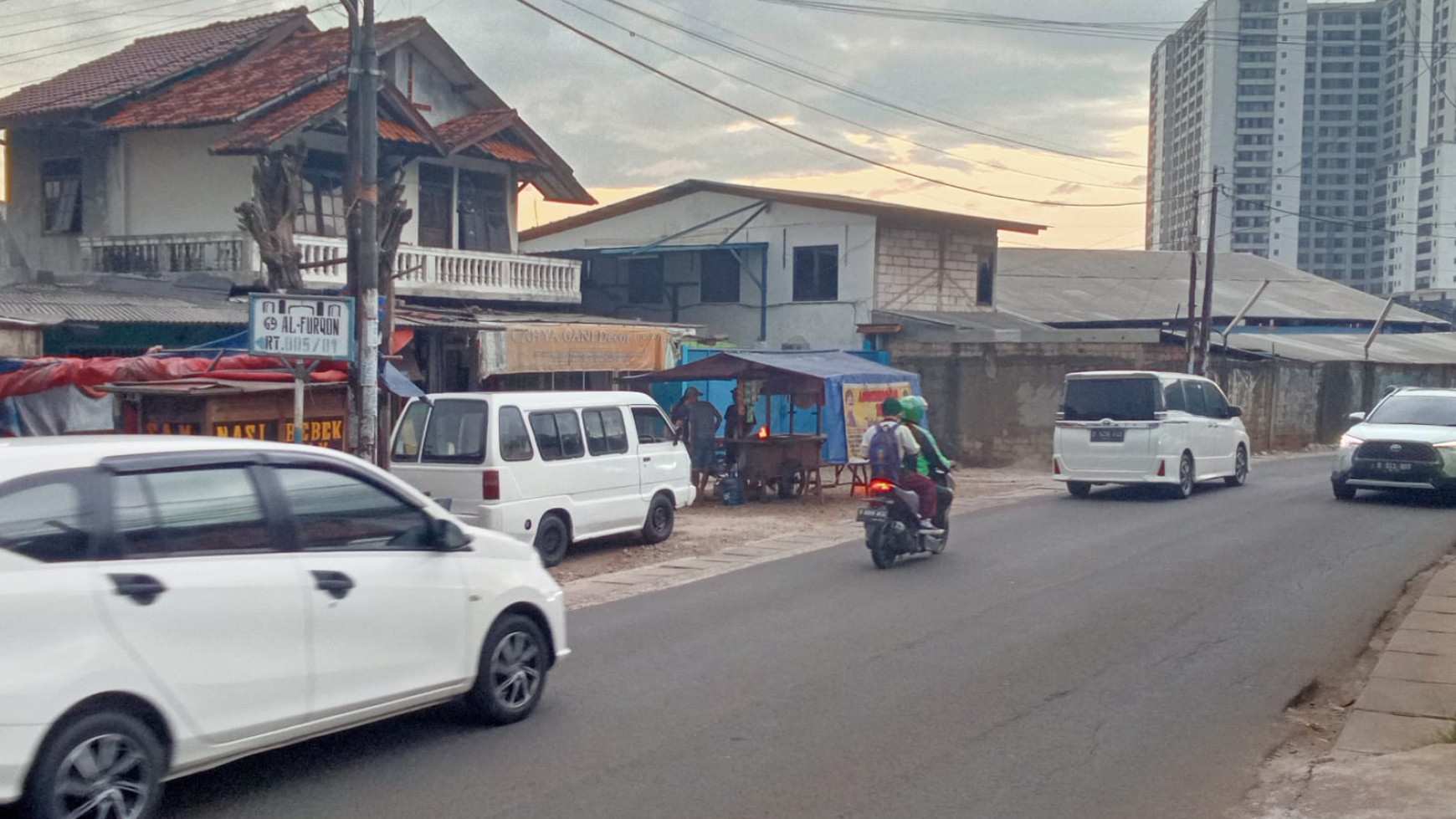 Kavling Komersil dan Lokasi Strategis Pinggir Jalan Raya @Jl Cendrawasih, Ciputat