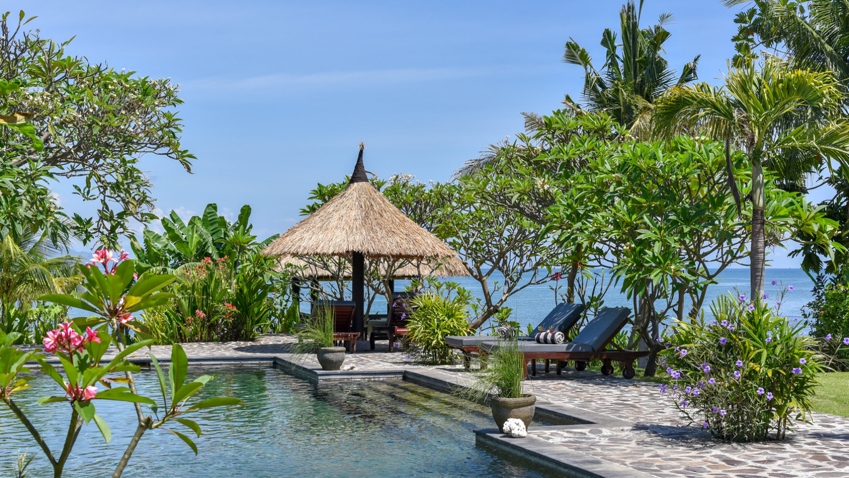 Absolute Beachfront Villa in Umeanyar. Motivated Seller!