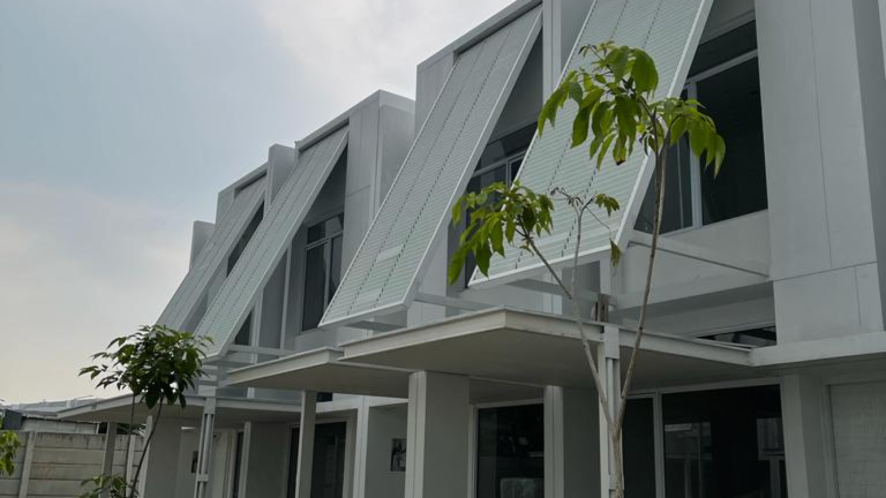 RUMAH MINIMALIS DAN FULL FURNIAH INSPIRAHAUS TABEBUYA - BSD