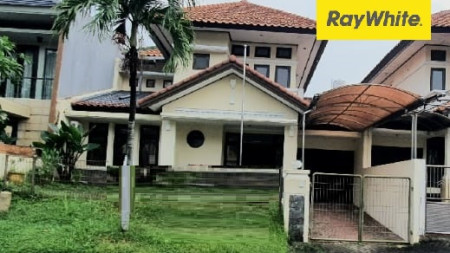 Disewakan Rumah 2 lantai di Graha Family Surabaya