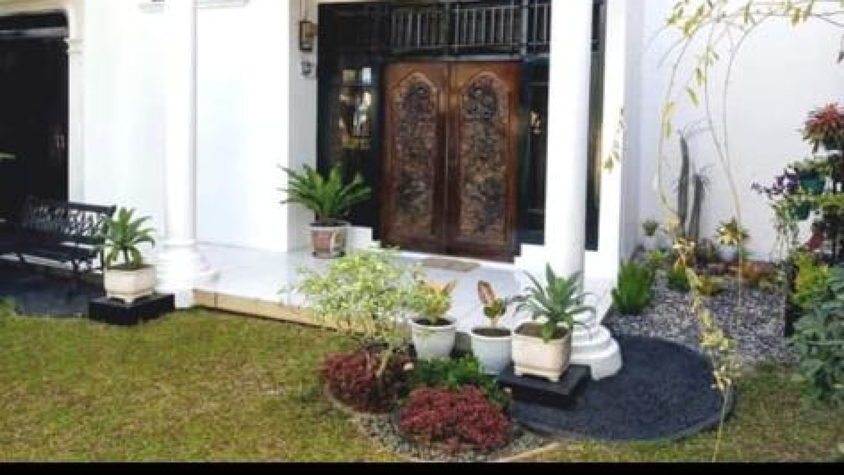 Rumah mewah di Kedamaian