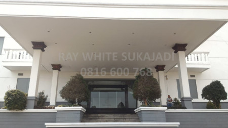 DIJUAL/DISEWAKAN 2 Gedung 4 Lantai di Mainroad Malabar 