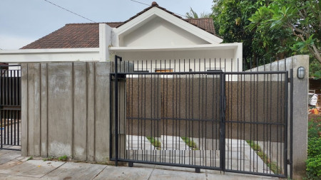 Rumah minimalis, bebas banjir di Pondok Karya