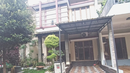 Rumah Bagus Di Emerald Garden Bintaro Jaya Sektor 9