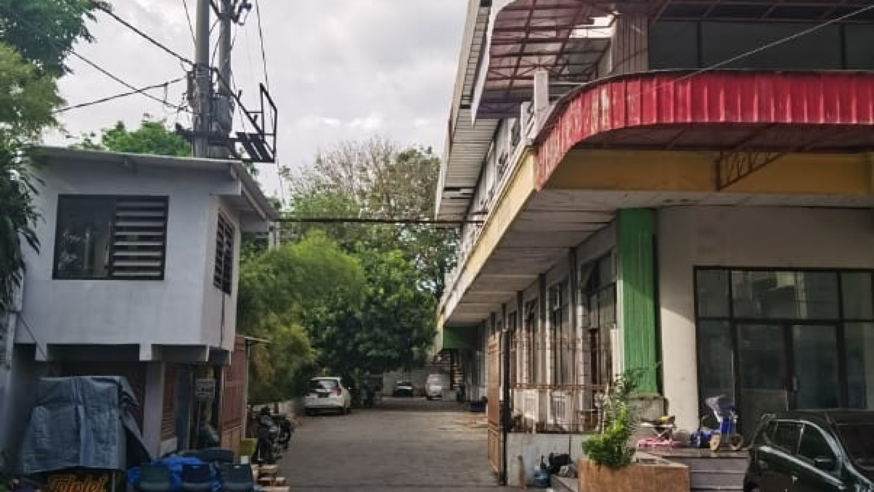 Dijual Gedung AIS Nasution Gresik