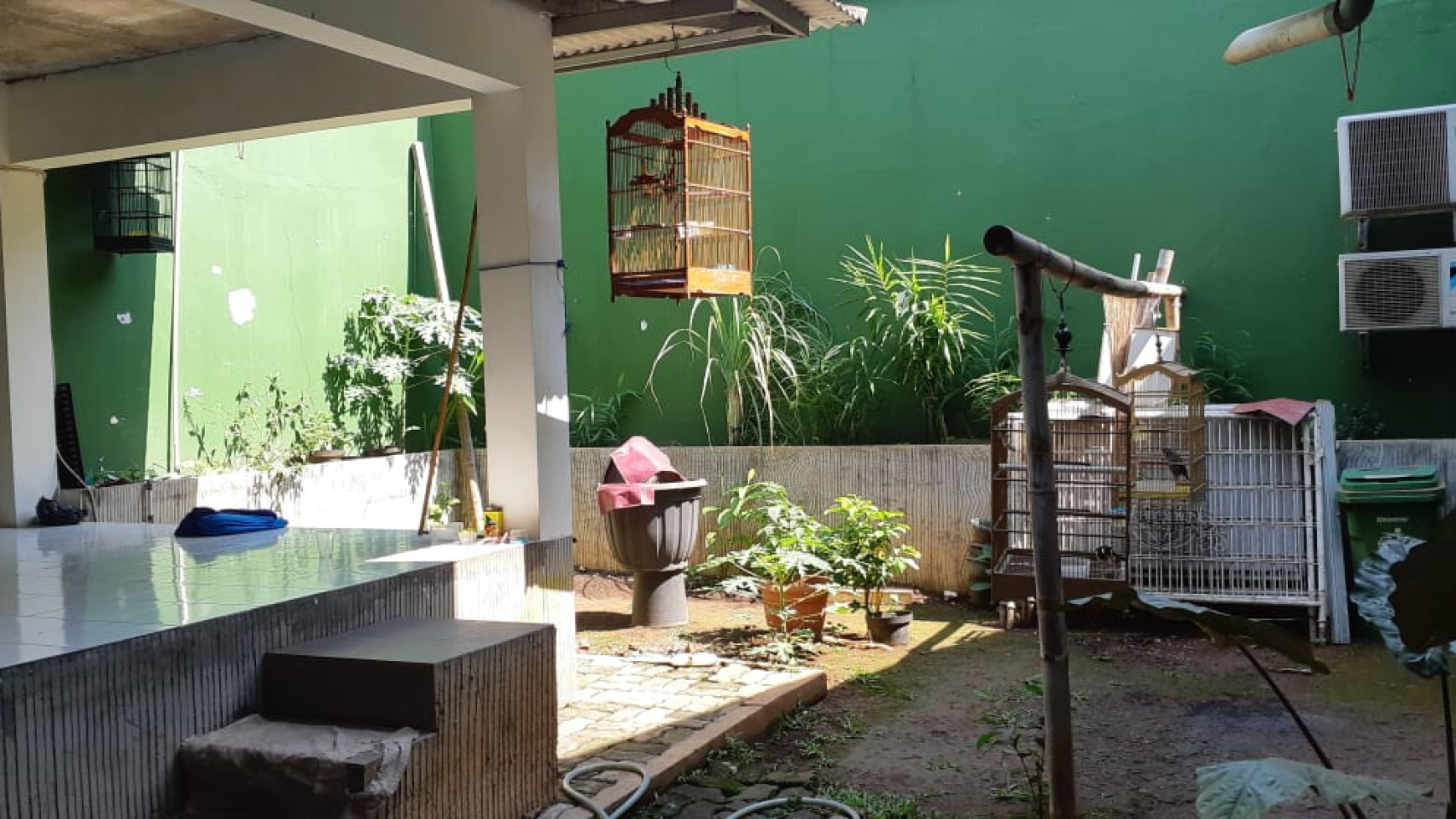 Rumah Dipinggir jalan,siap huni di Pondok Aren