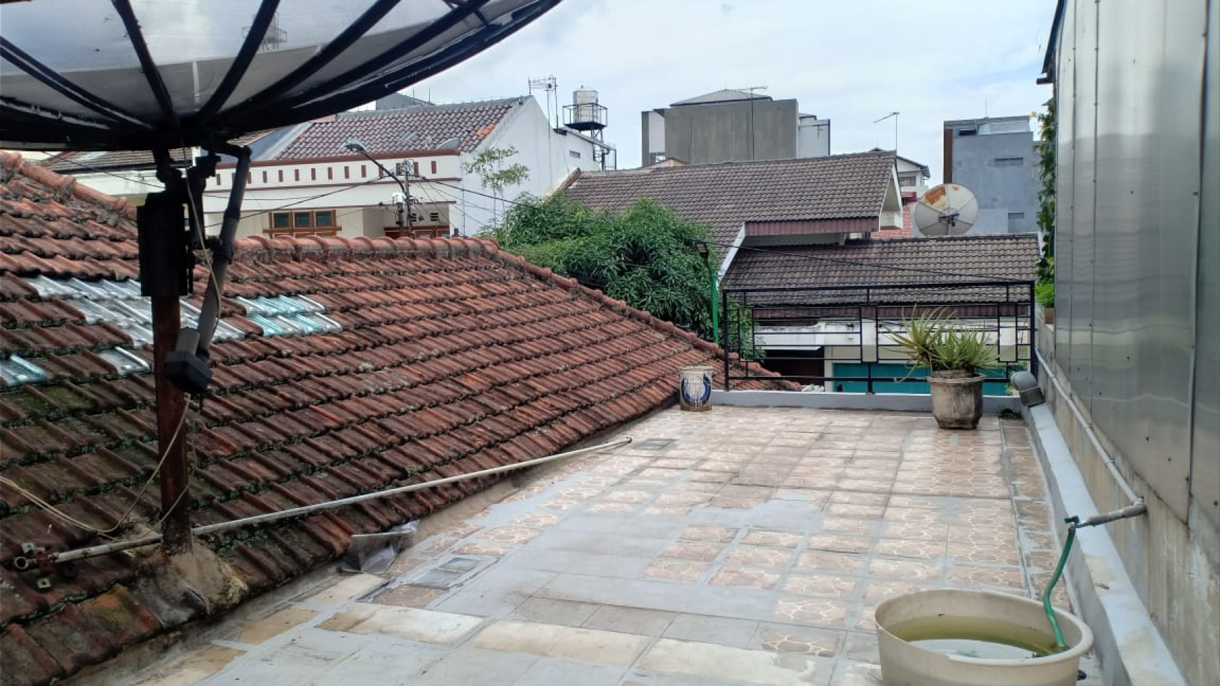 Rumah Minimalis di Sayap Otista, Bandung Kota