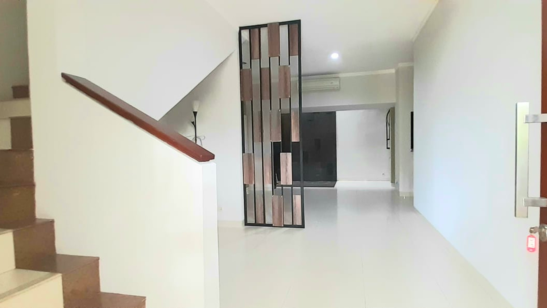 Rumah Modern Minimalis Luas 84m Harga 2.65M Nego di Emerald  Bintaro Jaya