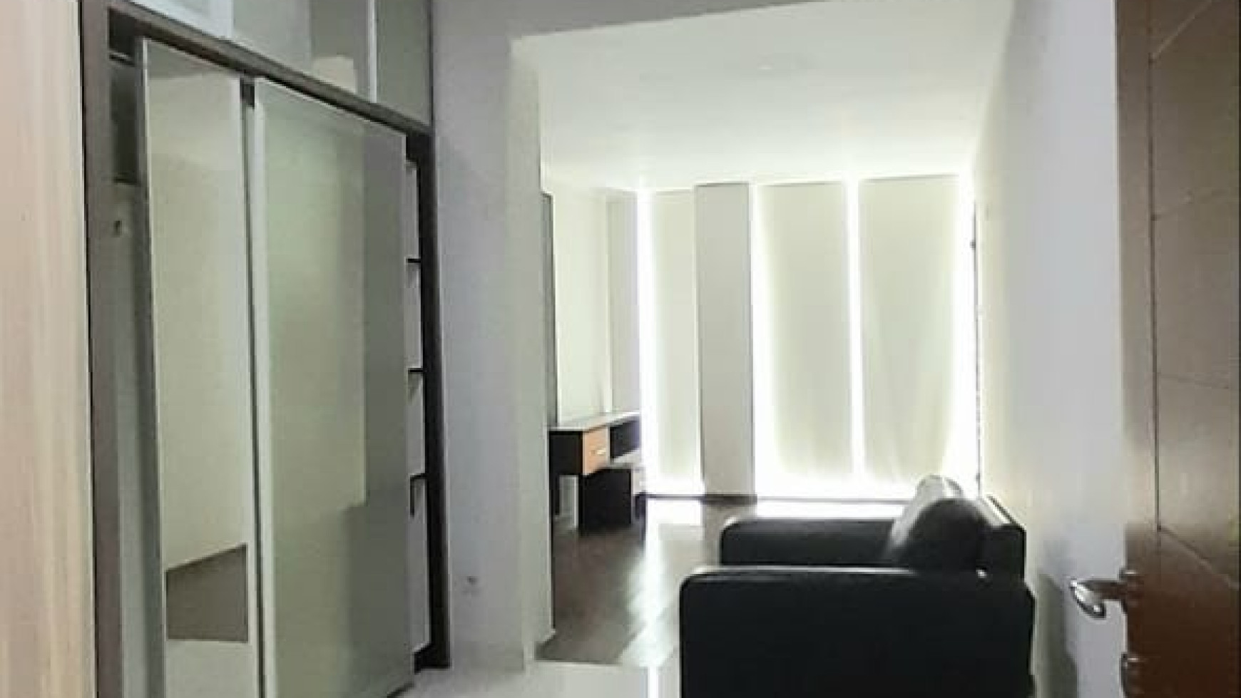 Rumah Modern Minimalis Luas 84m Harga 2.65M Nego di Emerald  Bintaro Jaya