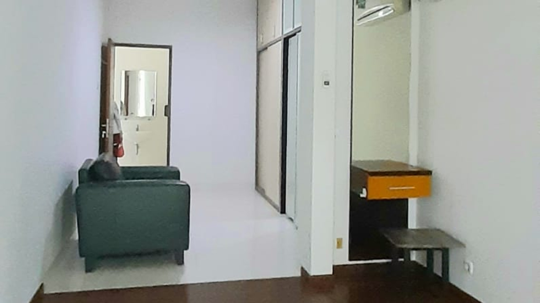 Rumah Modern Minimalis Luas 84m Harga 2.65M Nego di Emerald  Bintaro Jaya