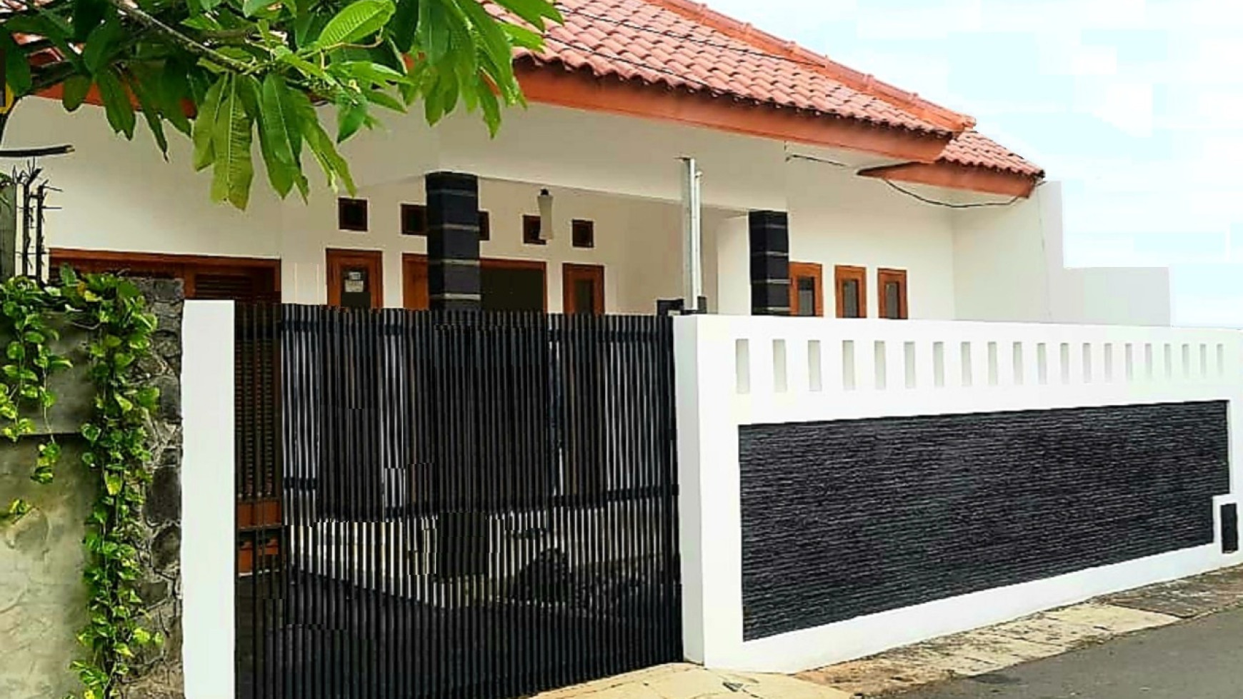 Jual Cepat!!! Rumah Siap Huni Full Jati di Kemanggisan, Jakarta Barat, Luas 182m Harga 3.5M, Jarang Ada