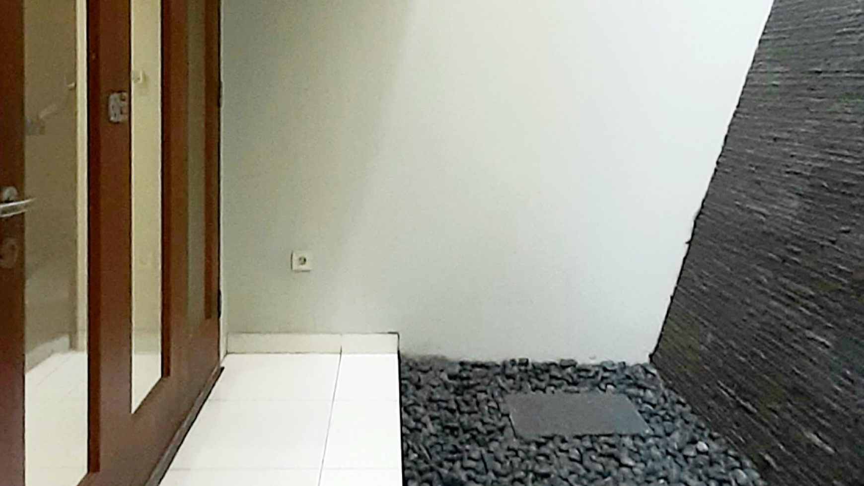 Rumah Cantiq Minimalis Luas 166m Harga 90Jt/Thn nego di Sektor VI Bintaro Jaya