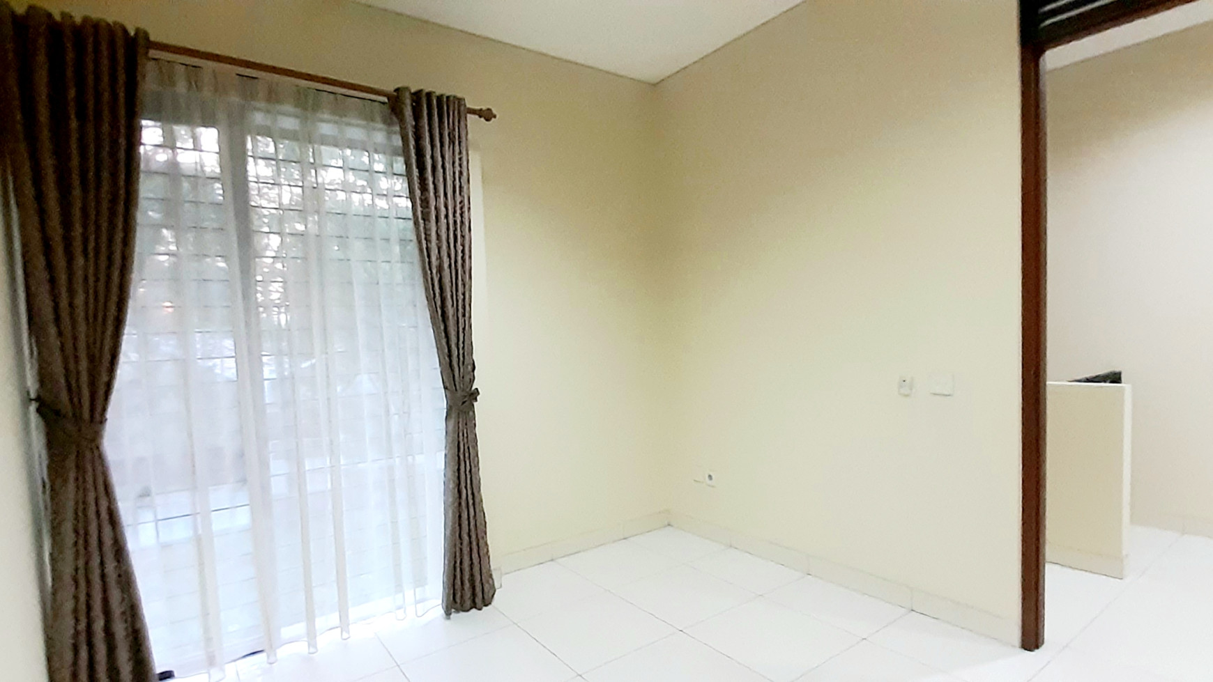 Rumah Cantiq Minimalis Luas 166m Harga 90Jt/Thn nego di Sektor VI Bintaro Jaya