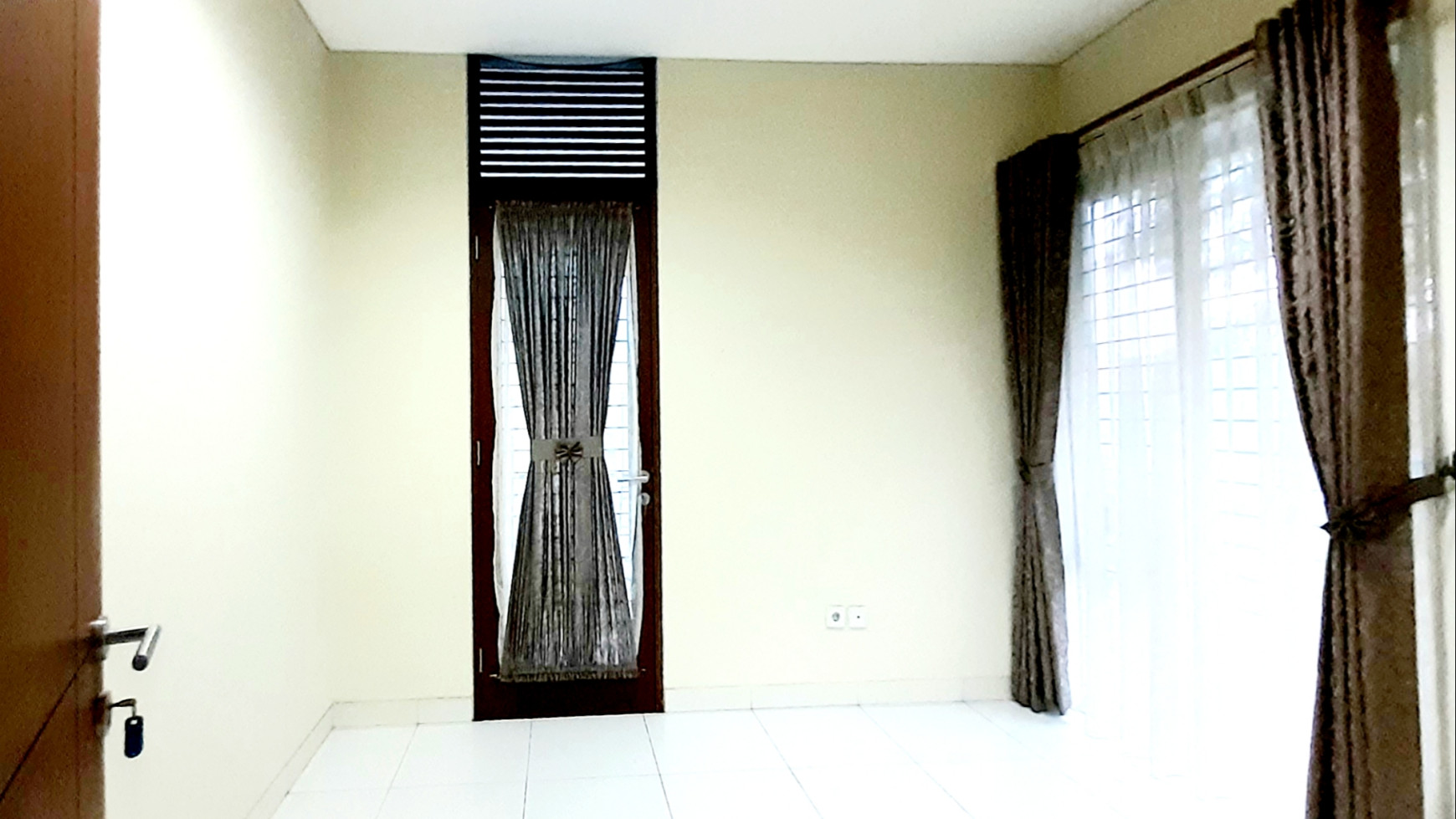 Rumah Cantiq Minimalis Luas 166m Harga 90Jt/Thn nego di Sektor VI Bintaro Jaya