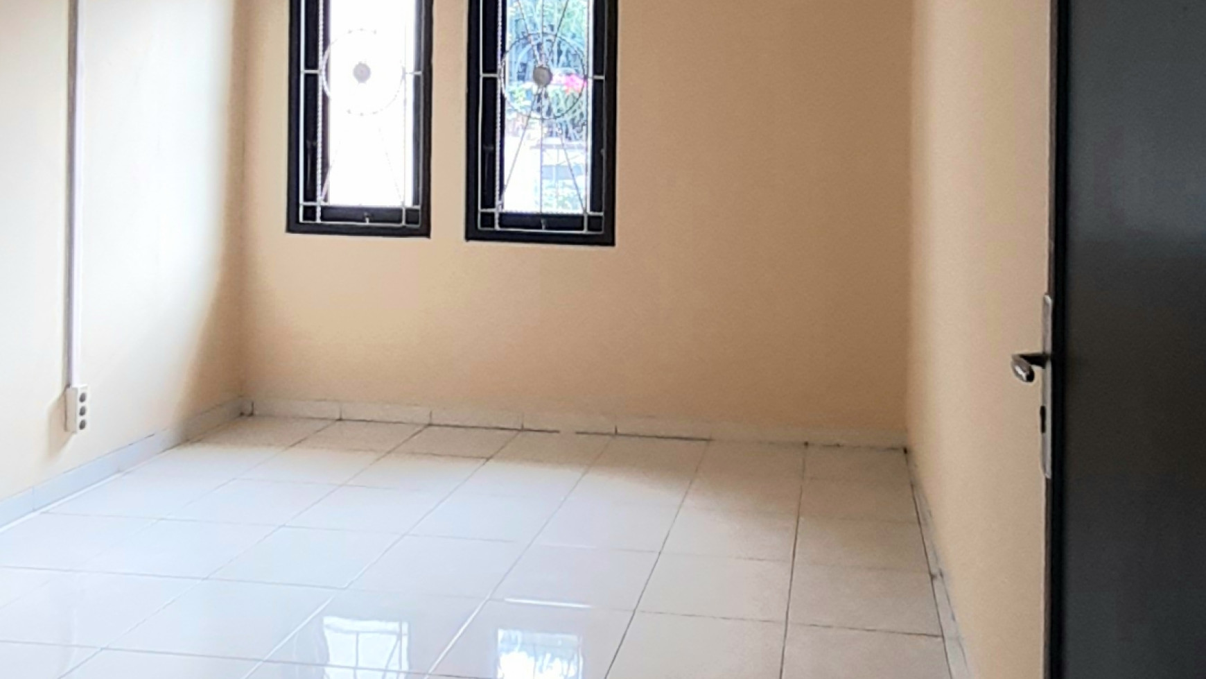 Rumah Siap Huni  Luas 120m Harga 65Jt/Thn nego di Sektor II Bintaro Jaya, Jakarta Selatan