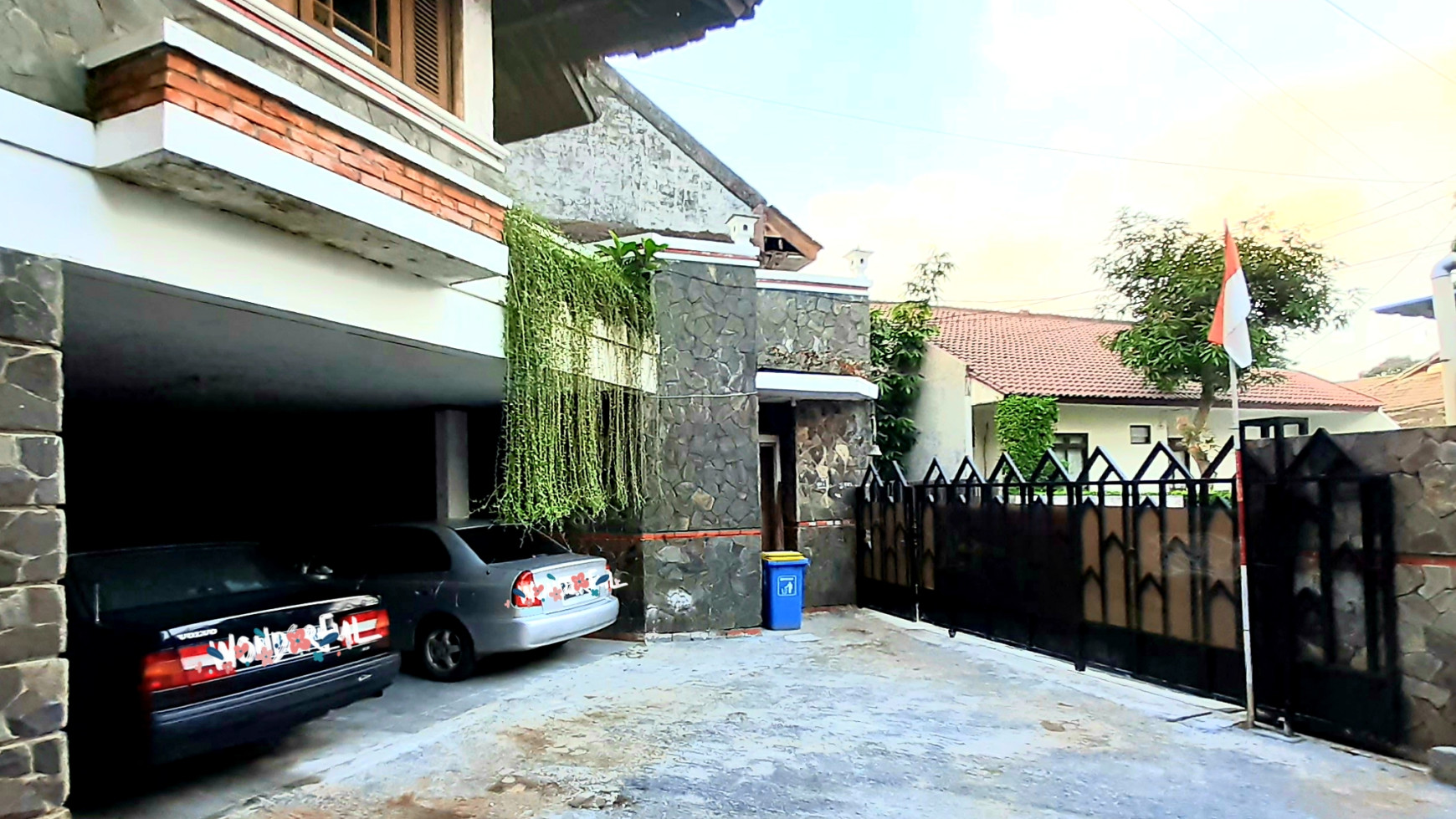 Rumah Tropis Modern di Cirendeu Luas 766m Harga 4M, MURAH!!!