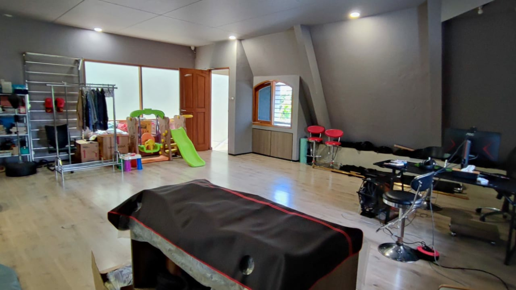 Dijual Rumah Surabaya Pusat- Komersial Area - Jl. Slamet Strategis dekat Grand City, Aiola Eatery , Balai Kota Surabaya