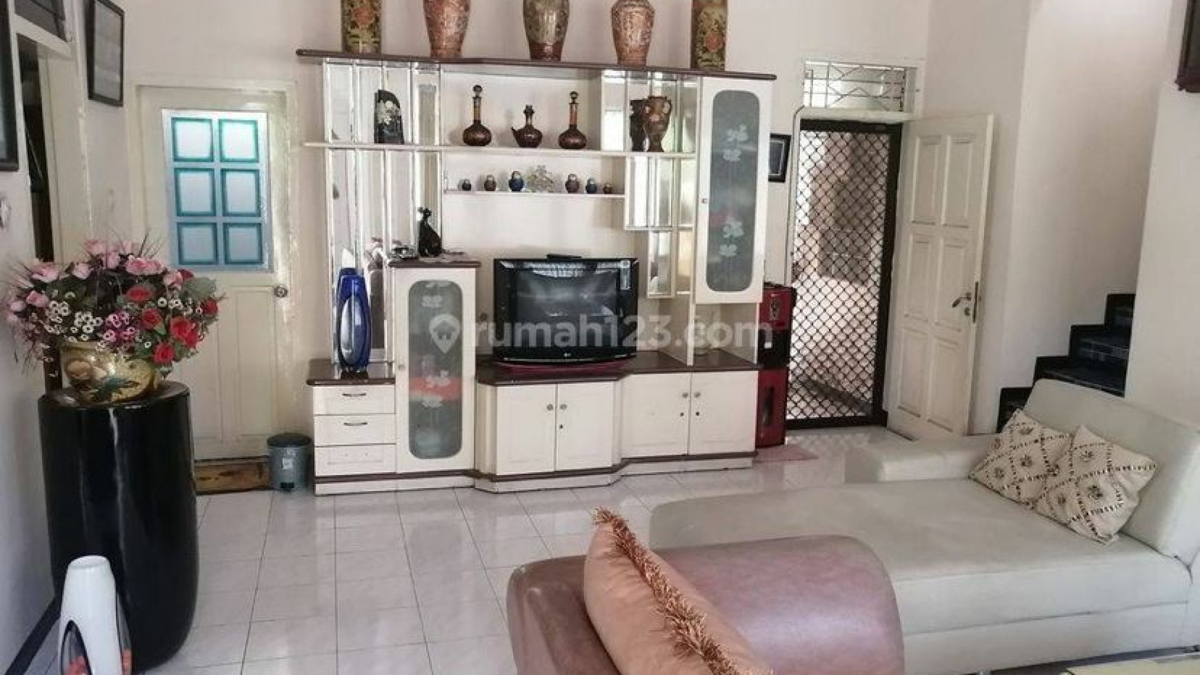 Dijual Rumah Karah Indah - Ketintang - Surabaya + Furnished - Taman Asri