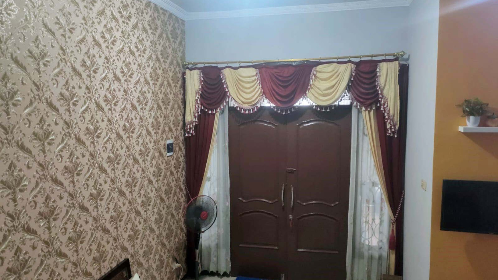 Rumah di Taman Pondok Indah Wiyung Surabaya, 2 Lantai, Siap Huni