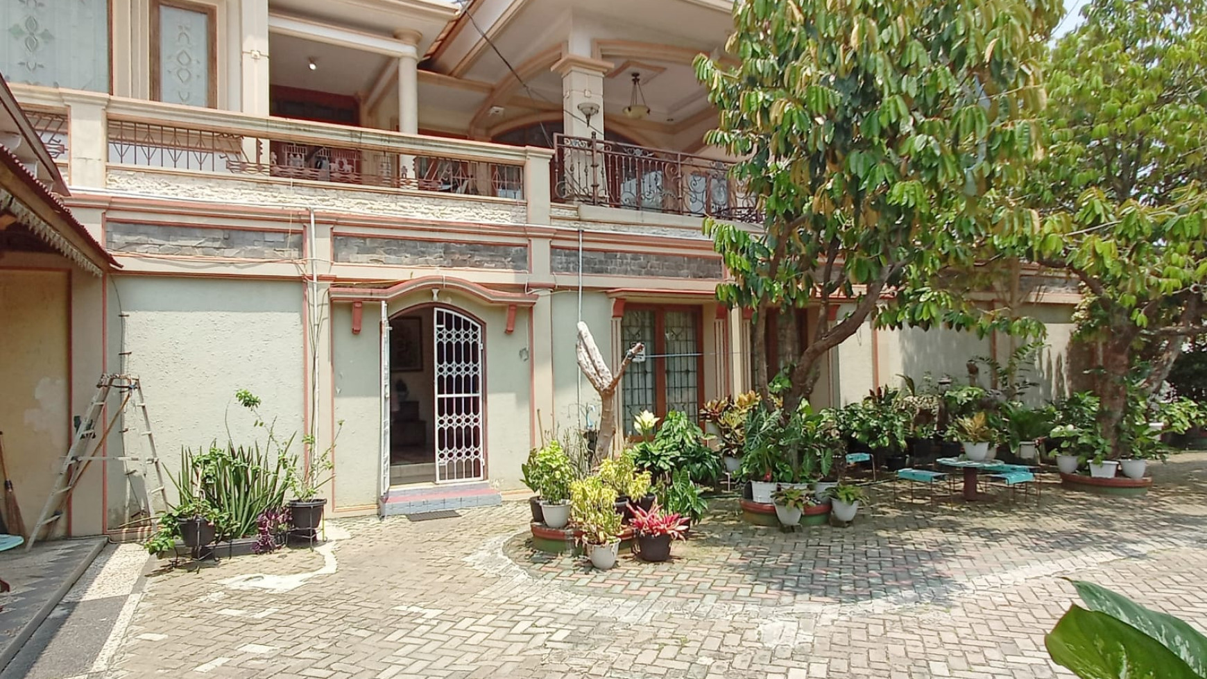 Rumah Mewah Semi Furnish Di Way Halim Kota Bandar Lampung