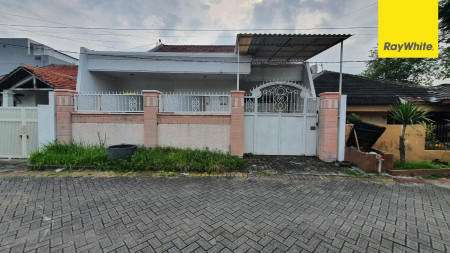 Dijual Rumah Pusat Kota di Jalan Simolangit Surabaya