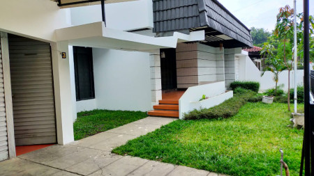 Rumah Semi Furnished di jl Sekar Manis, Buah Batu