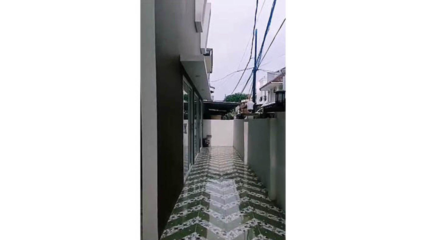 Rumah Hoek Orange Walikota, Kelapa Gading Luas 6x12m2