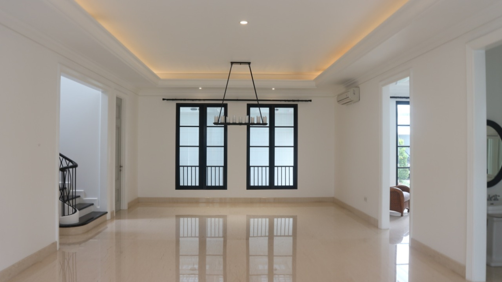 Luxurious townhouse for expatriats with private pool at Fatmawati