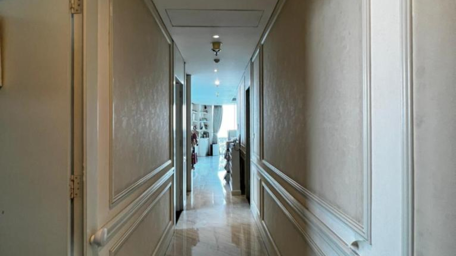 Apartement Regata 3 Bedroom . Private Lift . furnish . bagus. Mewah. 