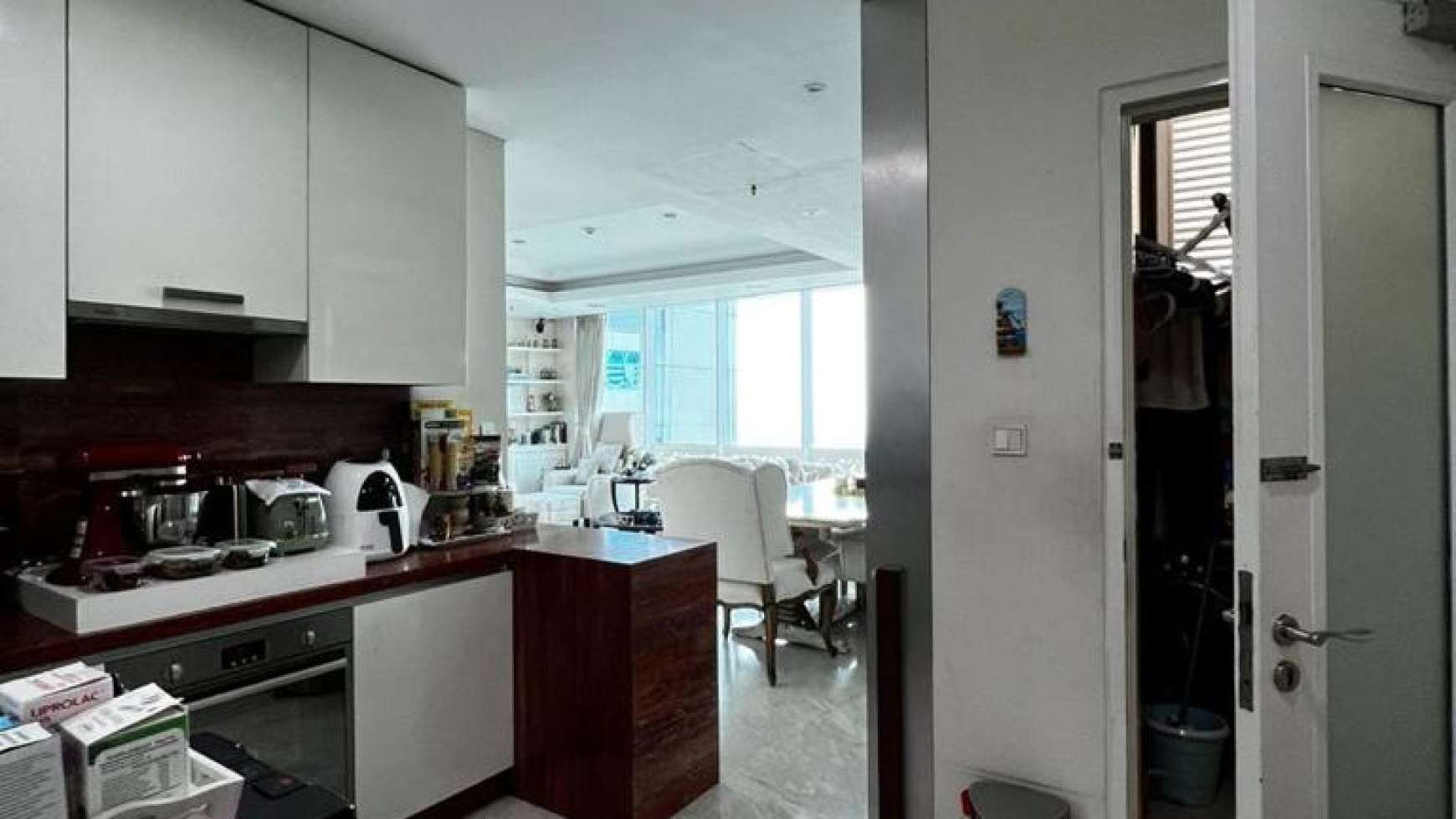 Apartement Regata 3 Bedroom . Private Lift . furnish . bagus. Mewah. 