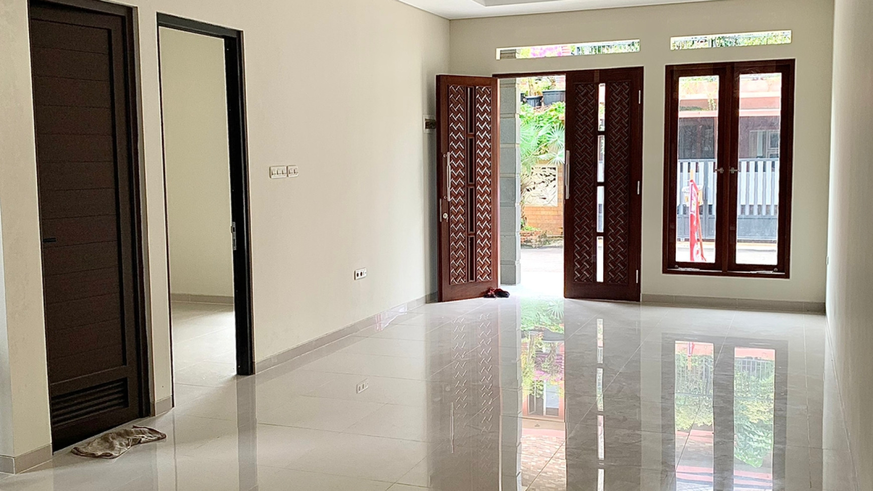 Dijual Rumah Bagus Siap Huni di Graha Raya Bintaro