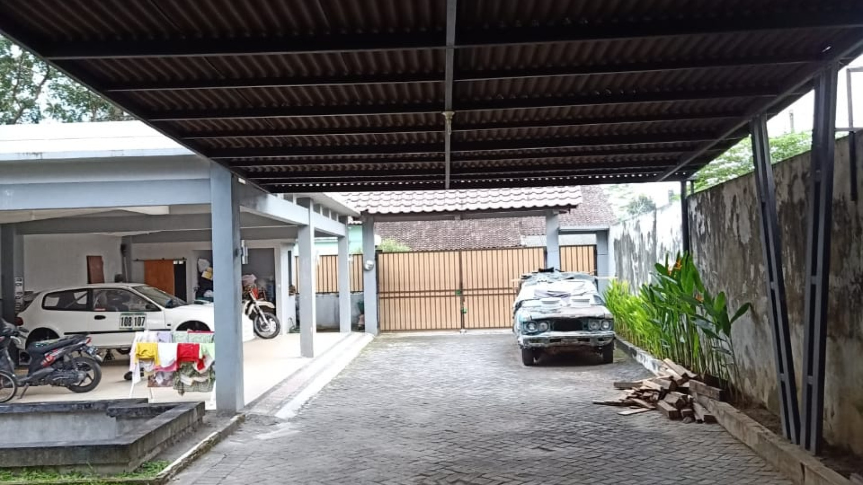 Miliki Rumah Halaman Luas Cocok Untuk Masa Tua / Guest Hopuse Di Jl Kaliurang Km 10