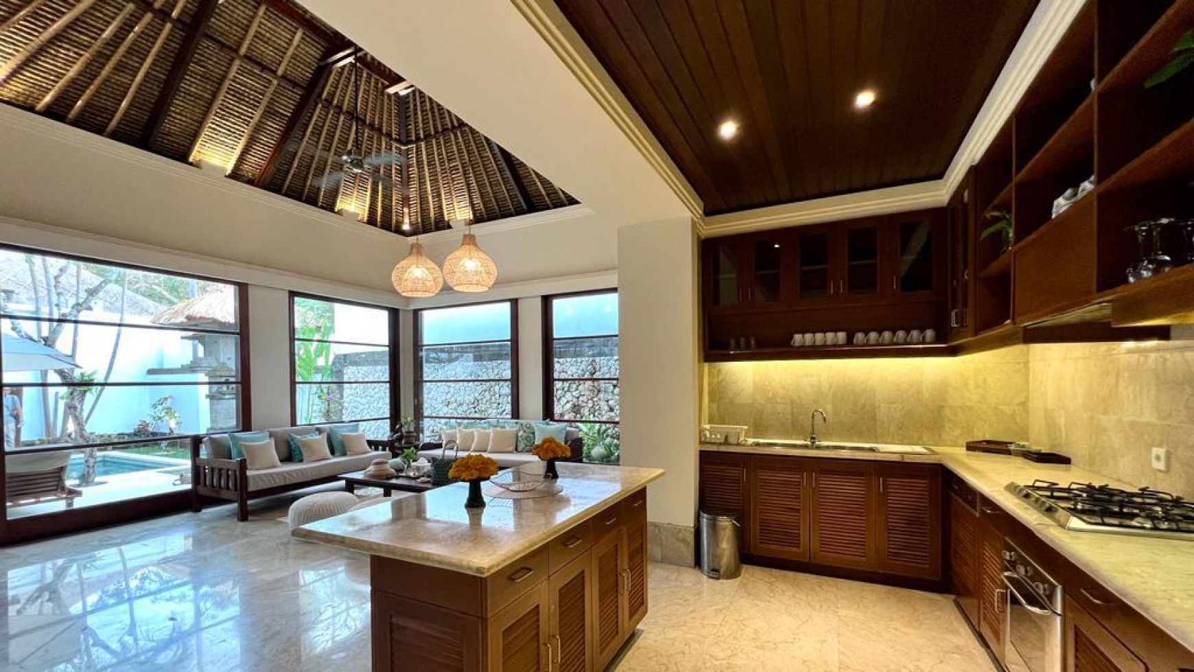 VILLA DIJUAL JALAN BUKIT PERMAI BALI