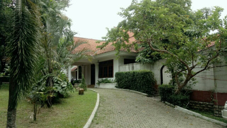 Rumah Asri 1 lantai dipinggir jalan besar Cilandak, Ragunan, Jakarta Selatan