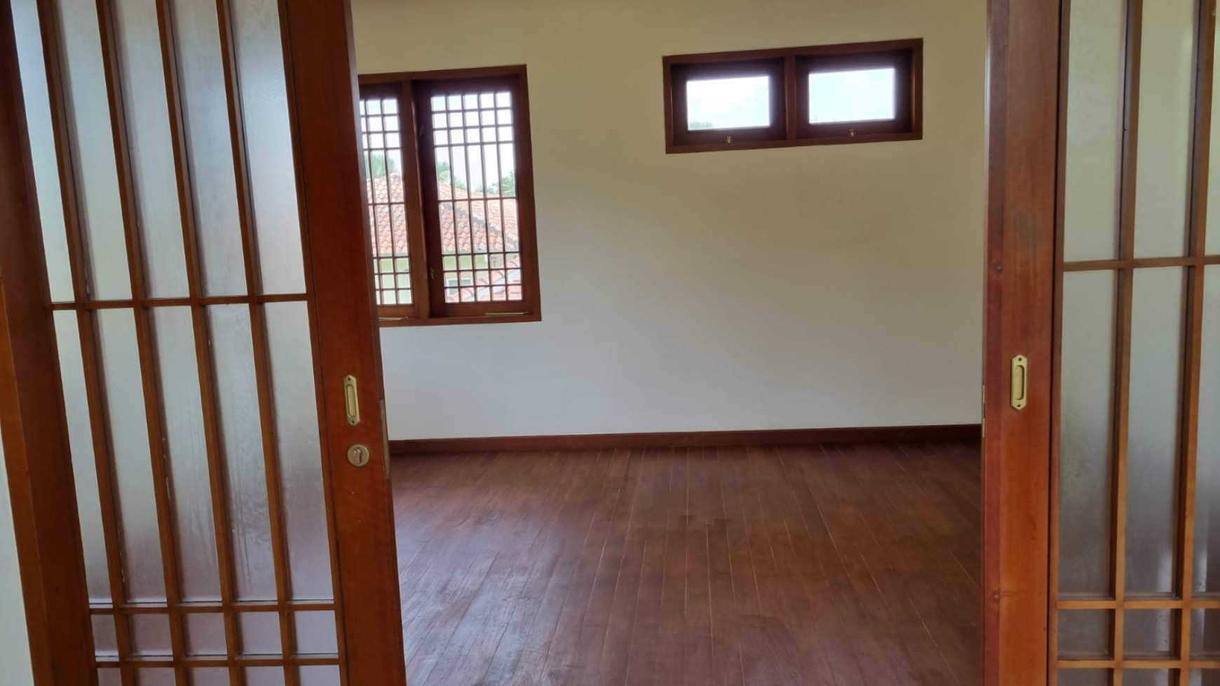 Dijual dan disewa rumah di Taman diponegoro JL. Gn. Mahkota Lippo Karawaci Tangerang