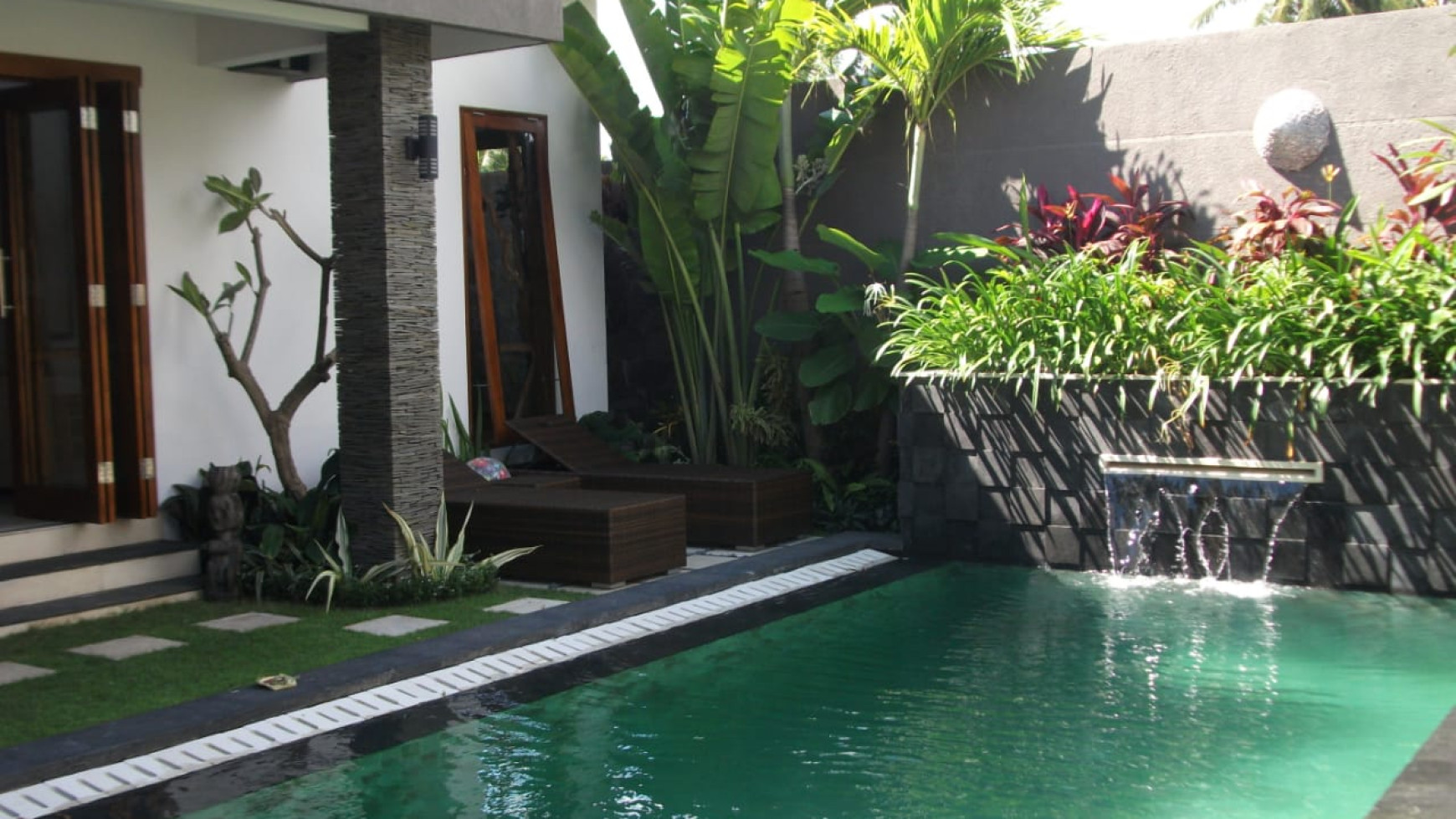 Dijual Villa Cantik Full Furnish dengan Kolam Renang di Canggu Dekat Atlas