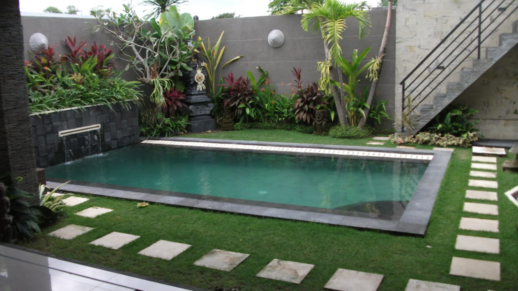 Dijual Villa Cantik Full Furnish dengan Kolam Renang di Canggu Dekat Atlas