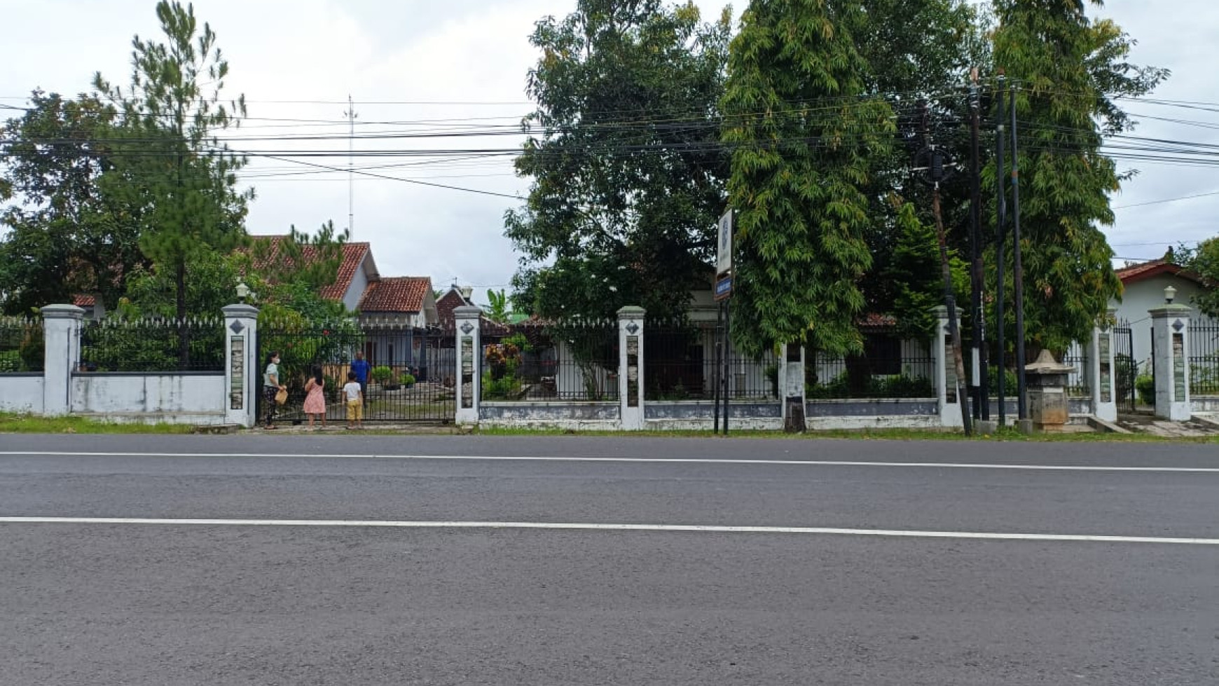 Rumah Strategis Pinggir Jalan Raya Utama @Jl Bulak, Nambangan Selogiri, Wonogiri