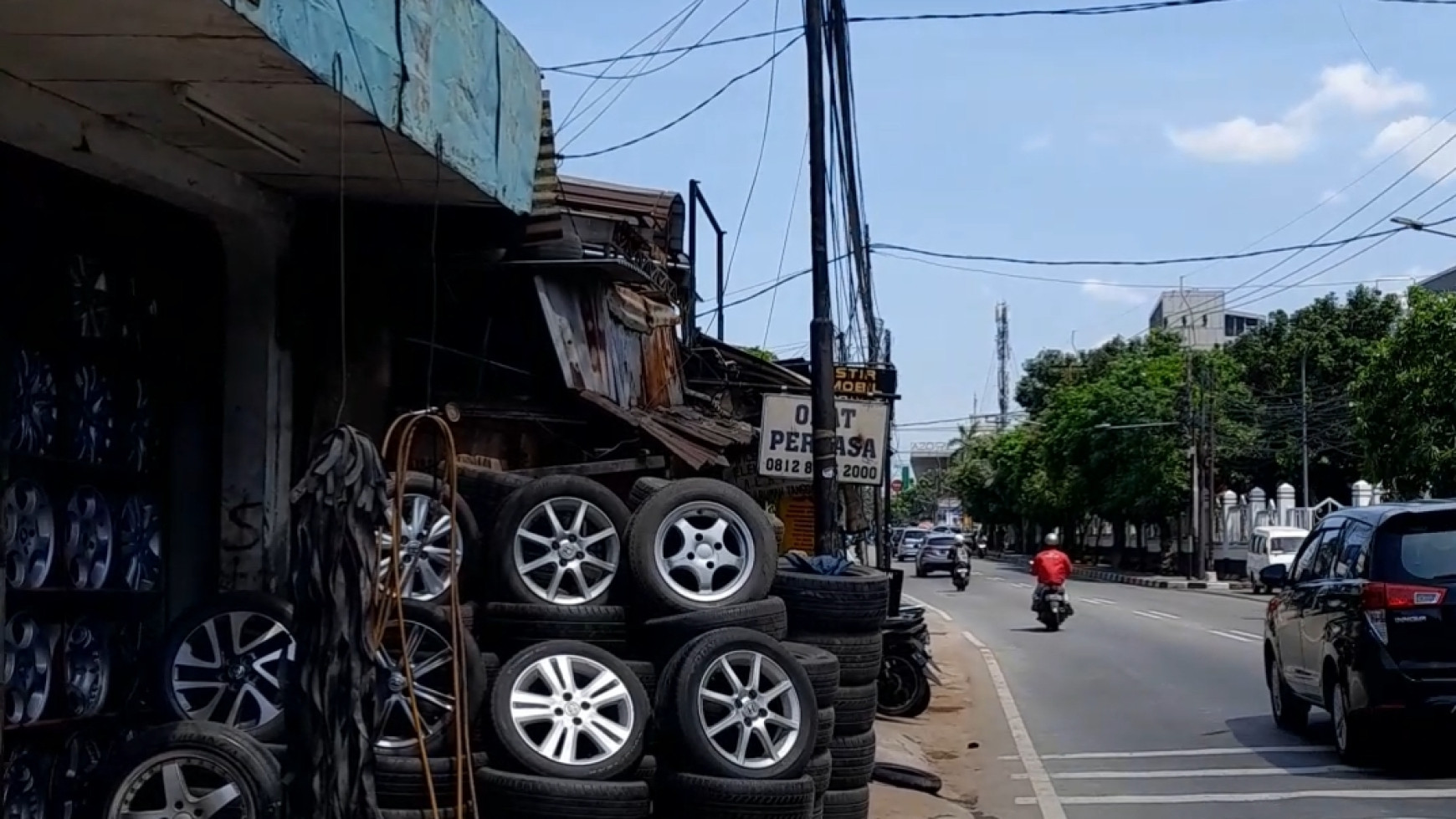 Dijual Bangunan Hitung Tanah 