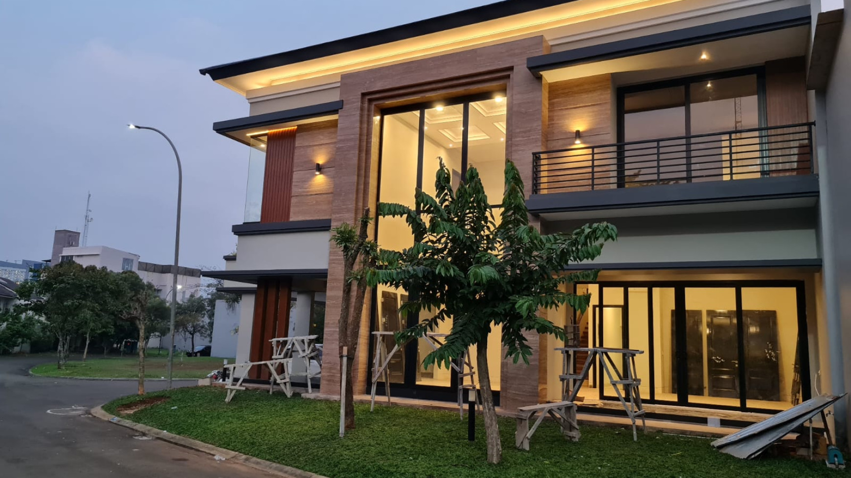 Rumah Baru Hoek Siap Huni BSD