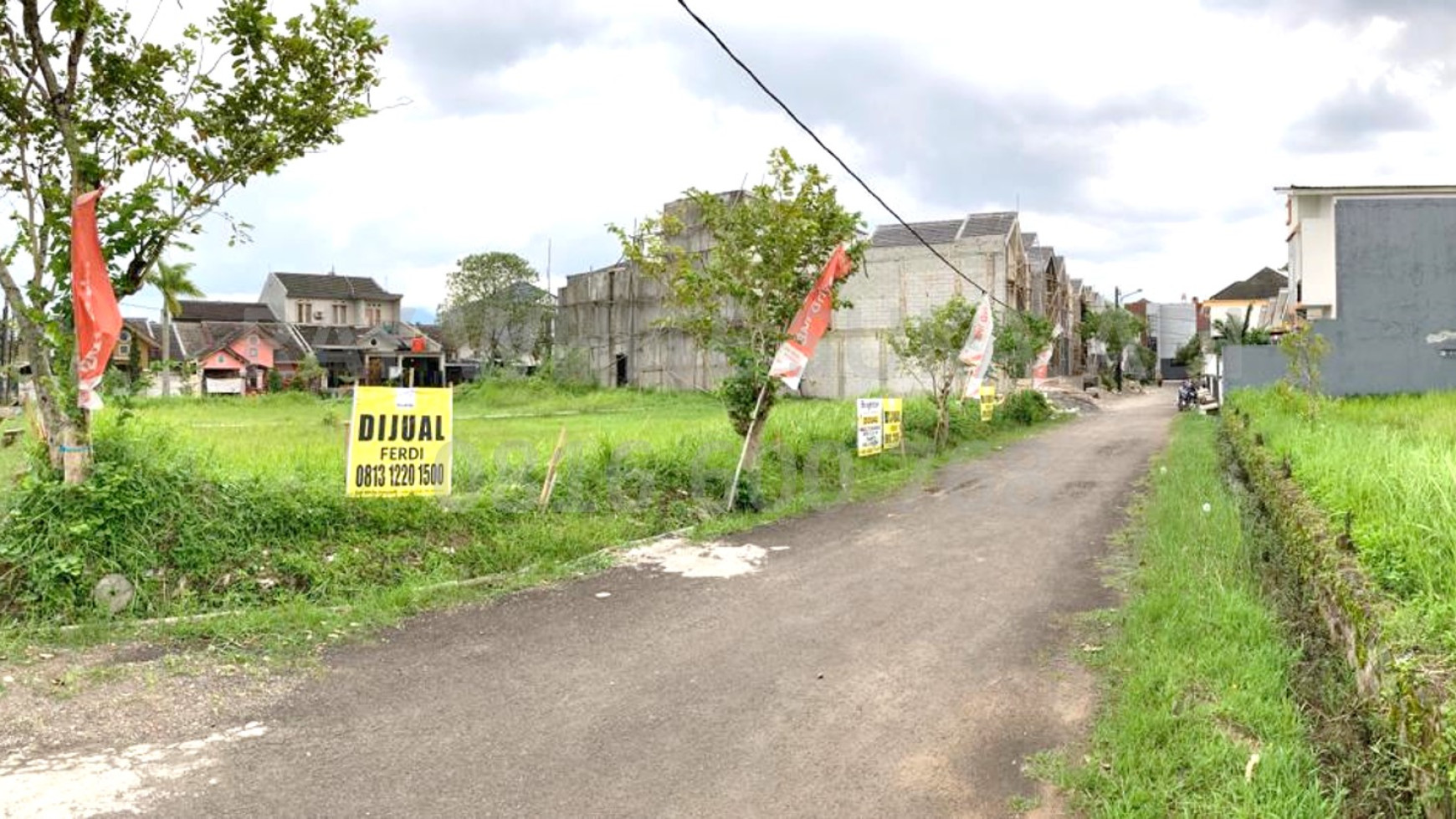 Dijual 3 petak Tanah Kavling Dalam kompleks  dekat Summarecon Bandung