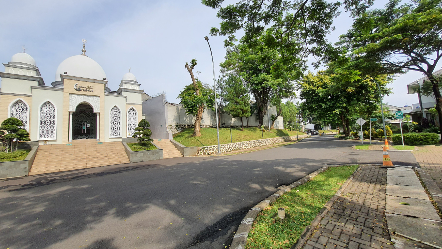 Rumah Asri Di Perumahan Premiere Terrace, Ciracas, Jakarta Timur