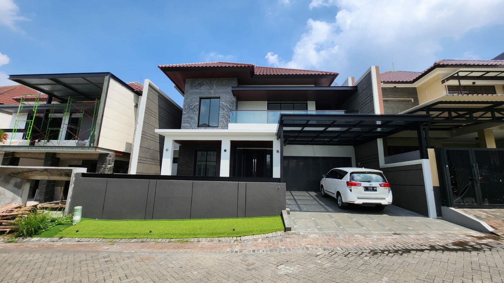 Dijual Rumah Baru Puri Sentra Raya Citraland Surabaya Strategis TerDEPAN MARMER GRANITE Mewah Strategis dekat G-WALK Citraland, Sekolah Ciputra