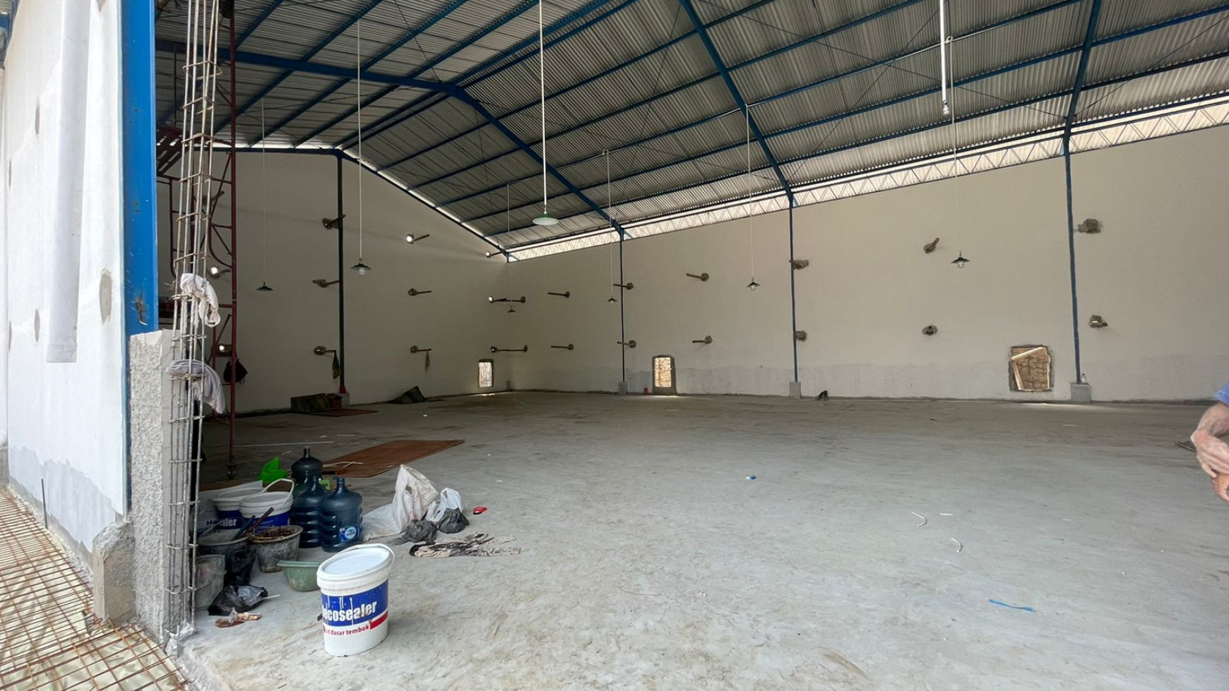 Gudang Siap Pakai, Lokasi Strategis dan Row Jalan Lebar @Jl Jombang Raya, Pondok Aren